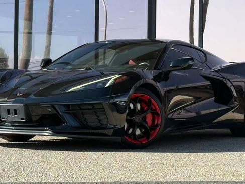 Used 2023 Chevrolet Corvette Stingray Preferred Cpe w/ Z51 Performance Package RWD image 2