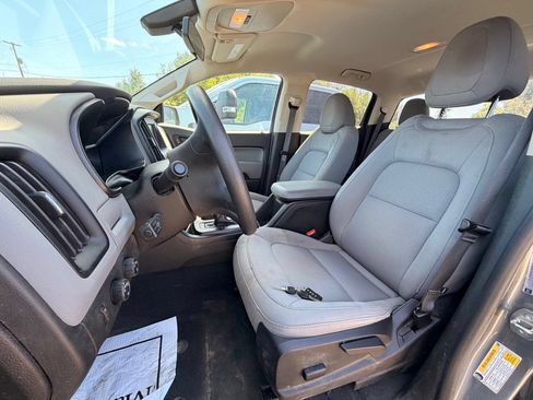 Used 2022 Chevrolet Colorado W/T AWD/4WD image 7