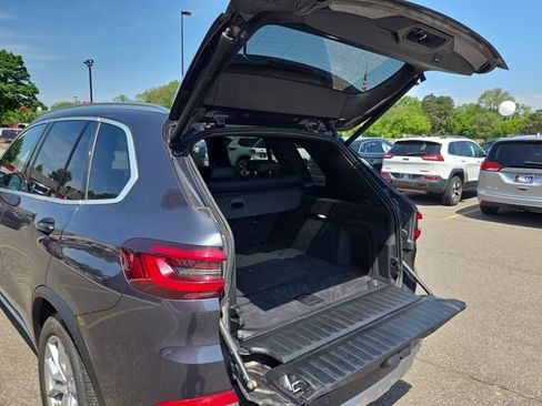 Used 2022 BMW X5 xDrive40i w/ Premium Package AWD/4WD image 33