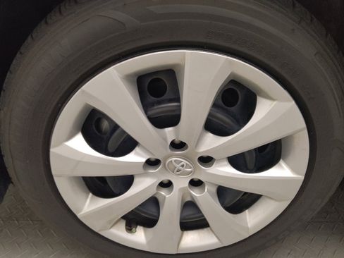 Used 2024 Toyota Corolla LE FWD image 31