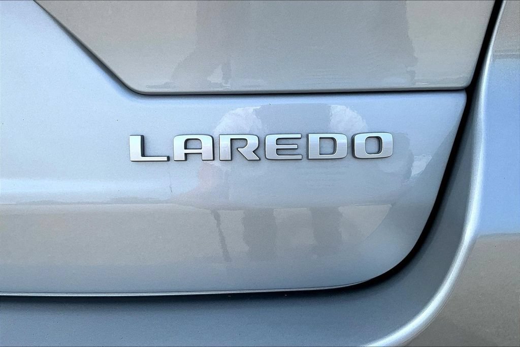 New 2026 Jeep Grand Cherokee Laredo X AWD/4WD image 9