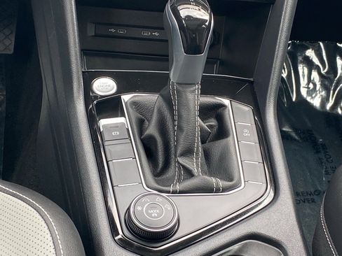 Certified 2023 Volkswagen Taos SEL AWD/4WD image 11