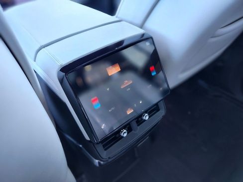 Used 2026 Cadillac Vistiq Luxury w/ LPO, Floor Liner Package image 15