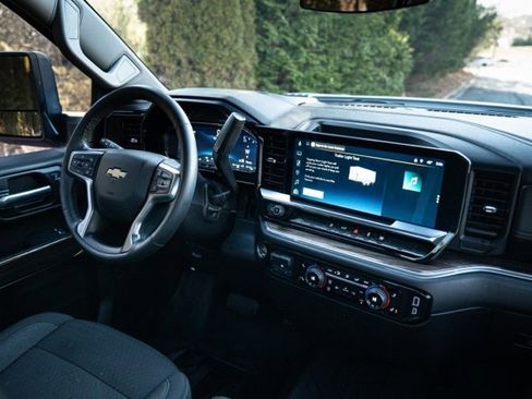 Used 2025 Chevrolet Silverado 2500 LT w/ Convenience Package image 26