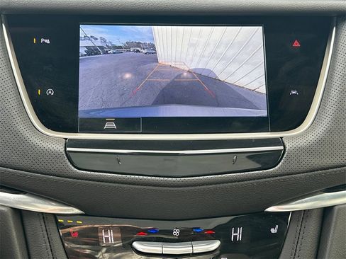 New 2025 Cadillac XT6 Luxury image 30