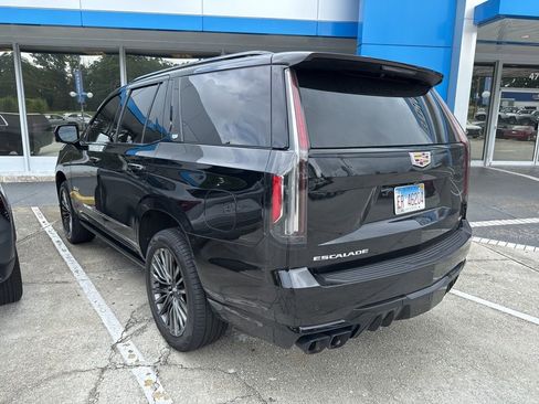 Used 2023 Cadillac Escalade V AWD/4WD image 4