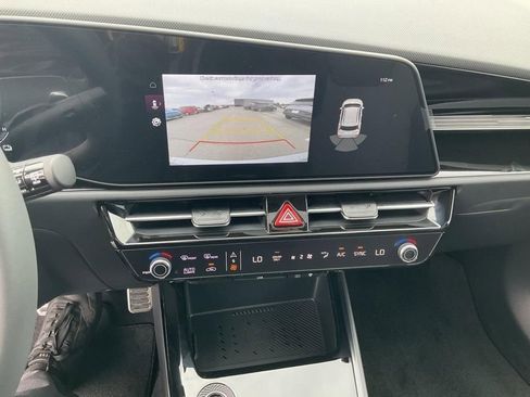 Certified 2025 Kia Niro EX Touring image 19
