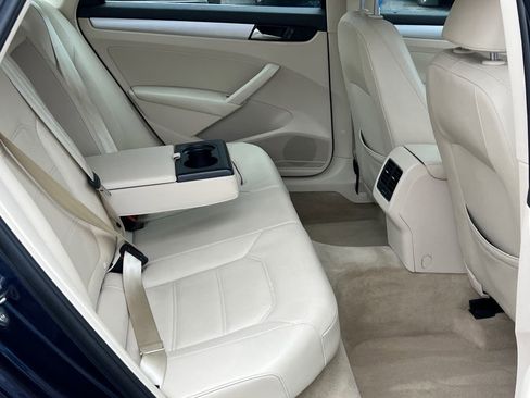 Used 2013 Volkswagen Passat TDI SE image 13