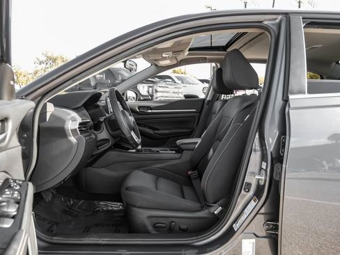 Used 2021 Nissan Altima 2.5 SV w/ SV Premium Package image 35