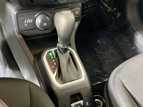 Used 2019 Jeep Renegade Altitude w/ Quick Order Package 2XM image 15