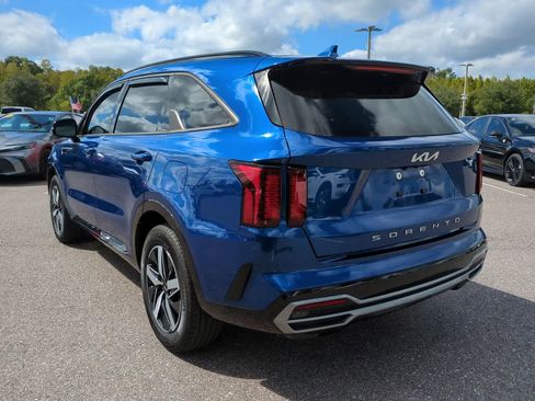 Used 2022 Kia Sorento S image 4