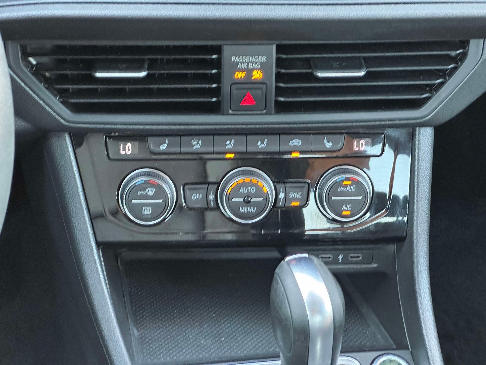 Certified 2020 Volkswagen Jetta SE FWD image 17