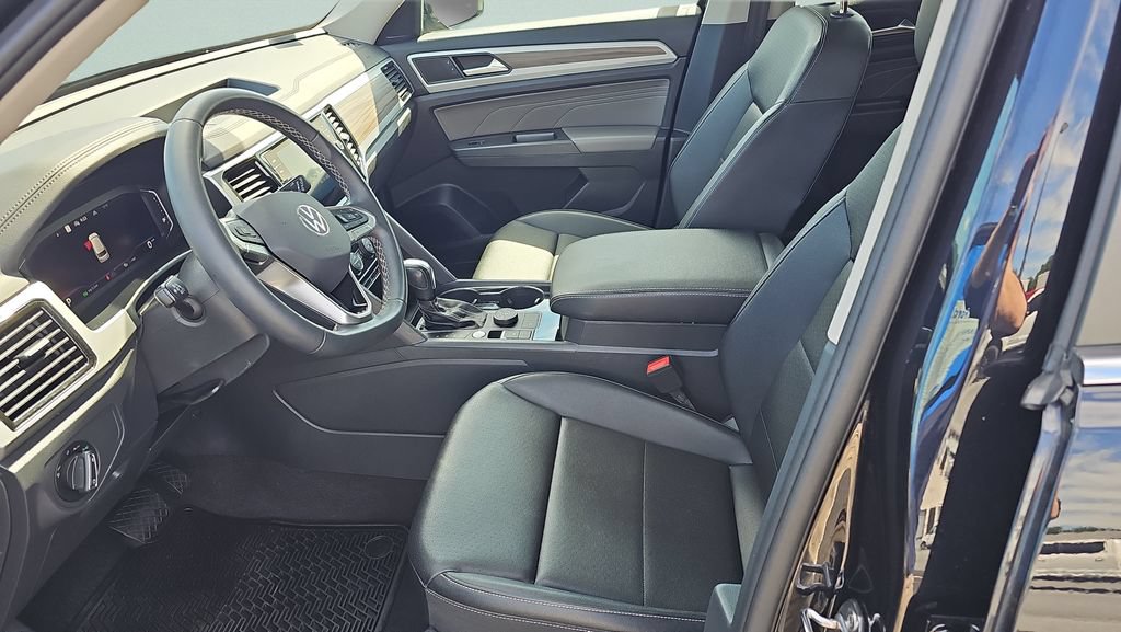 Used 2023 Volkswagen Atlas SEL AWD/4WD image 9
