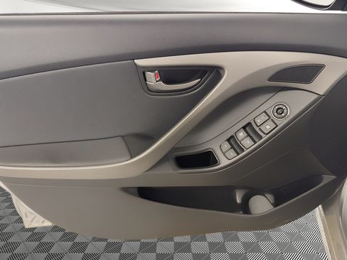 Used 2012 Hyundai Elantra Limited FWD image 14