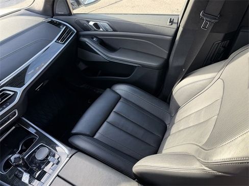 Used 2022 BMW X7 M50i w/ Cold Weather Package image 22