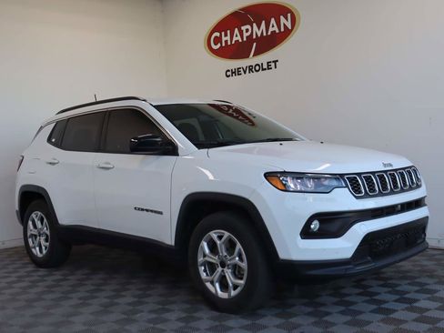 Used 2024 Jeep Compass Latitude image 1