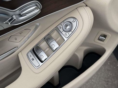 Used 2018 Mercedes-Benz GLC 300 4MATIC image 18