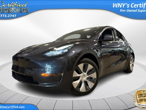 Used 2024 Tesla Model Y Long Range RWD image 1