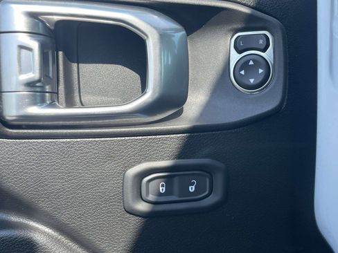 Used 2024 Jeep Wrangler Unlimited Sport AWD/4WD image 14