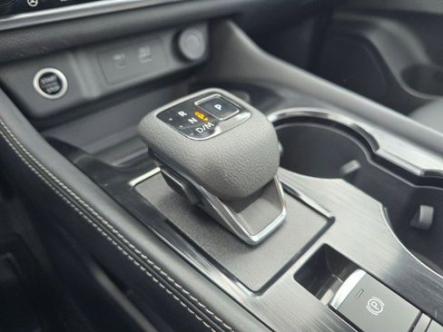 Used 2023 Nissan Rogue SL w/ SL Premium Package image 34