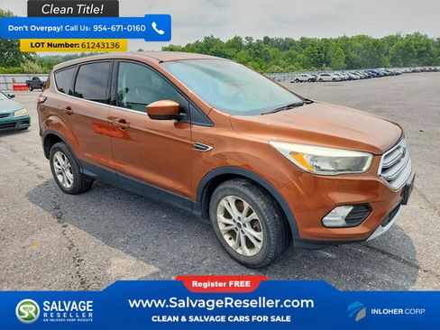 Used 2017 Ford Escape SE w/ SE Cold Weather Package AWD/4WD image 5