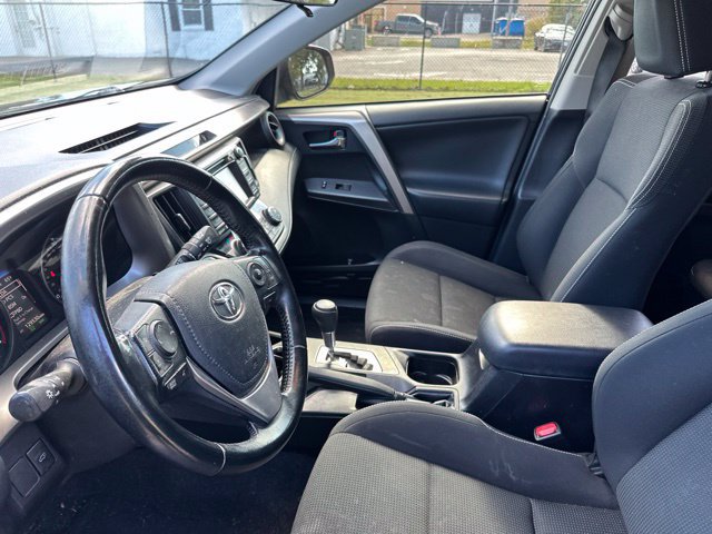 Used 2018 Toyota RAV4 XLE FWD image 6