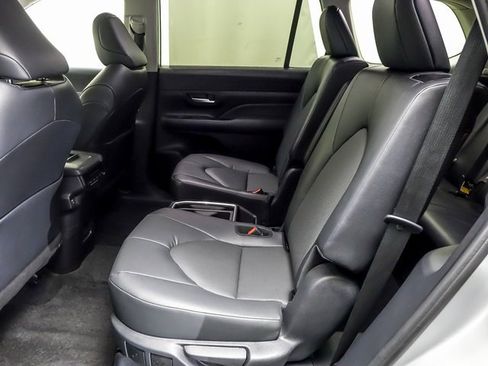 Certified 2025 Toyota Grand Highlander AWD image 10