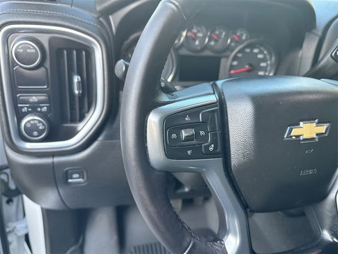 Used 2022 Chevrolet Silverado 1500 LT image 17