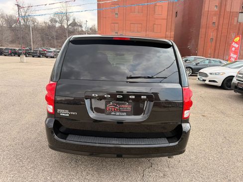 Used 2014 Dodge Grand Caravan SXT w/ UConnect Hands-Free Group image 4