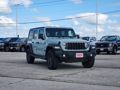 Used 2024 Jeep Wrangler Unlimited Sport AWD/4WD image 3