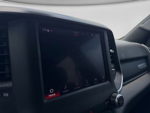 Used 2022 RAM 1500 Big Horn AWD/4WD image 9