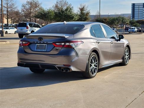 Used 2023 Toyota Camry SE image 5