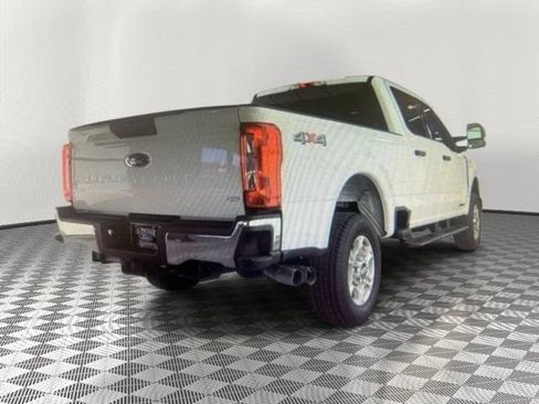 Used 2025 Ford F250 XLT AWD/4WD image 4