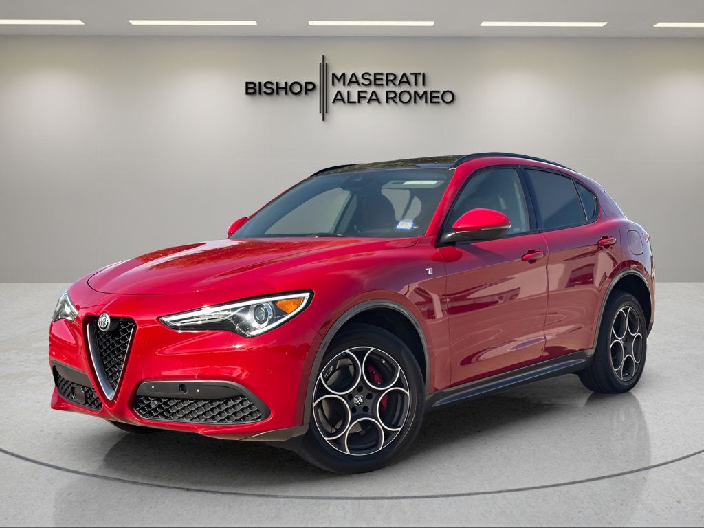 Used 2022 Alfa Romeo Stelvio Ti AWD/4WD image 2