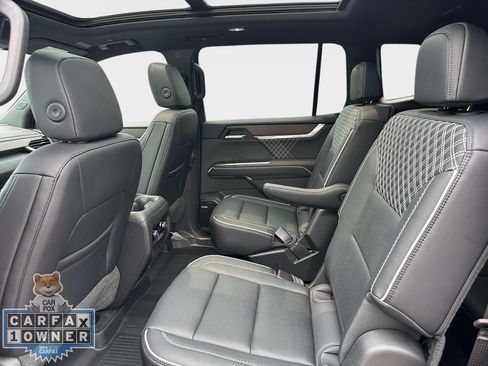 Used 2025 GMC Acadia Denali AWD/4WD image 15