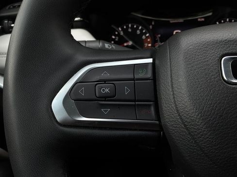 Used 2025 Jeep Compass Limited AWD/4WD image 35