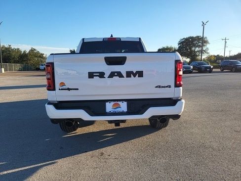 New 2026 RAM 1500 4x4 Crew Cab image 4