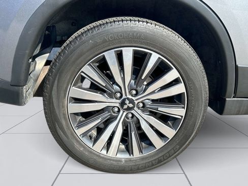 Used 2020 Mitsubishi Outlander ES AWD/4WD image 14