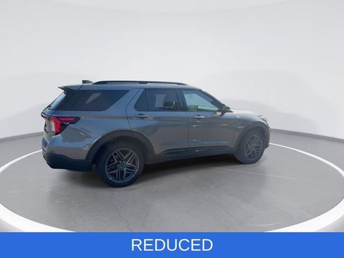 Used 2025 Ford Explorer ST-Line w/ ST-Line Street Pack AWD/4WD image 8