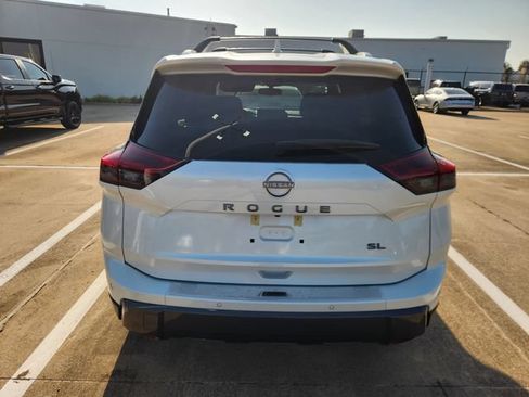 Used 2024 Nissan Rogue SL w/ SL Premium Package FWD image 5
