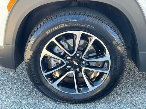 Used 2025 Chevrolet TrailBlazer LT w/ Driver Confidence Package image 30