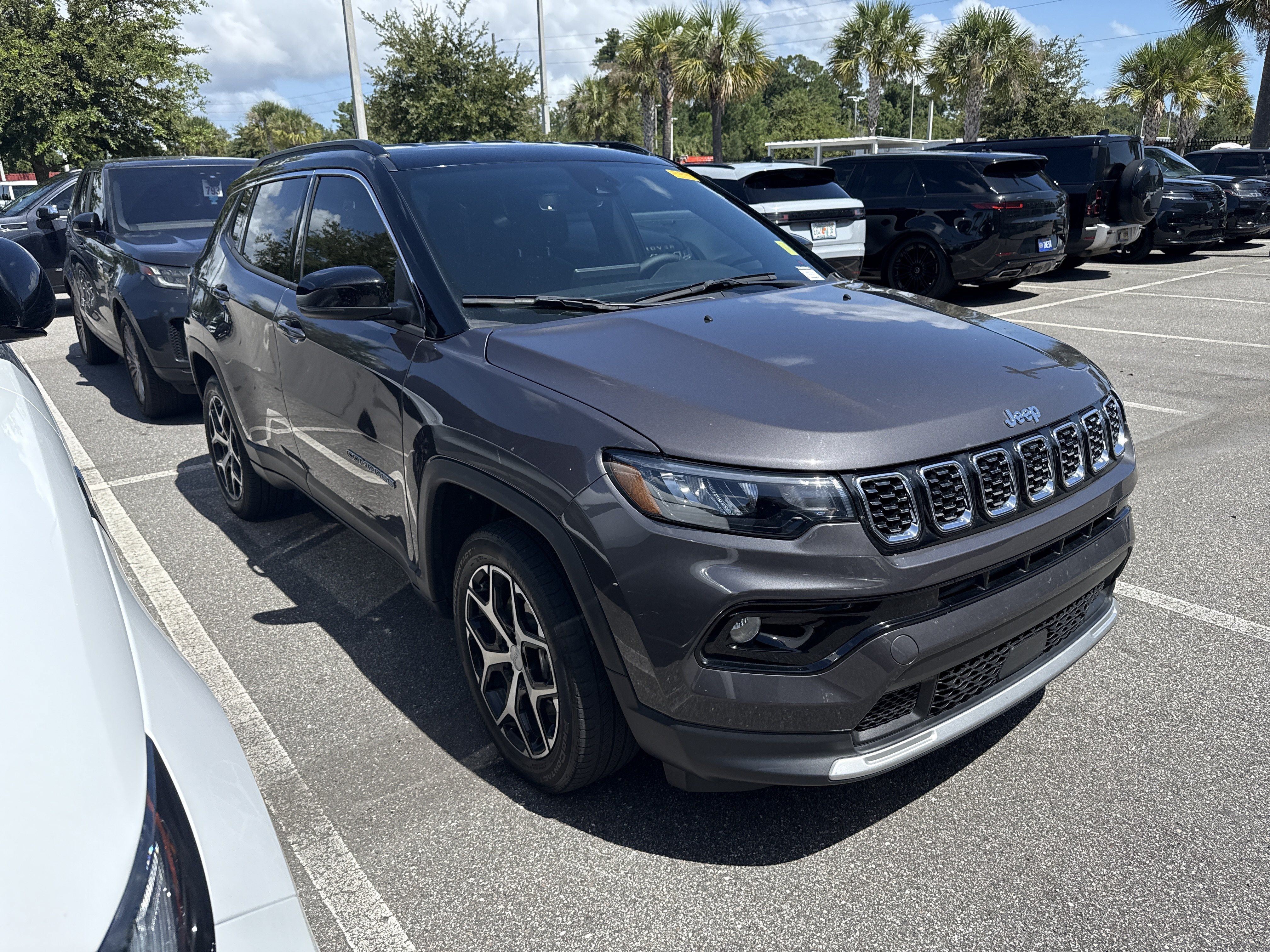 Used 2024 Jeep Compass Limited AWD/4WD image 2
