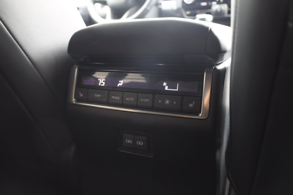 Used 2026 Lexus GX 550 w/ Cold Area Package AWD/4WD image 24