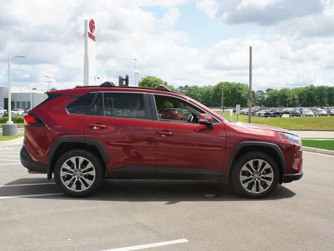 Used 2023 Toyota RAV4 XLE Premium FWD image 20