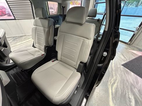 Used 2024 Hyundai Santa Fe Calligraphy AWD/4WD image 8