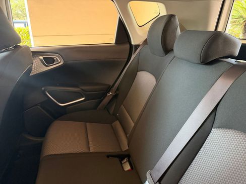 Used 2025 Kia Soul LX w/ LX Technology Package image 34