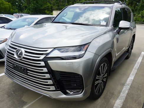 Certified 2025 Lexus LX 600 4WD w/ Accessory Package (2T) image 4