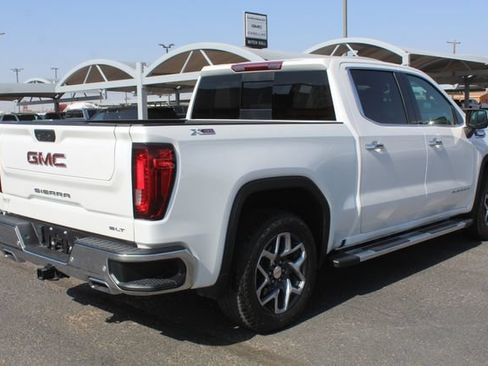 Used 2023 GMC Sierra 1500 SLT AWD/4WD image 3