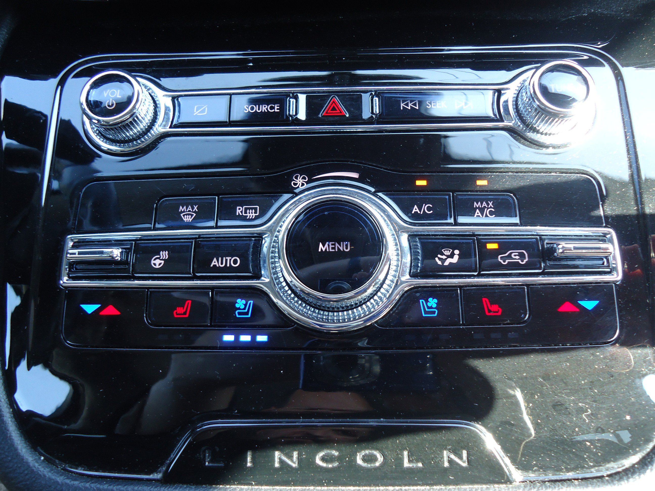 Used 2022 Lincoln Corsair AWD w/ Premium Package image 19
