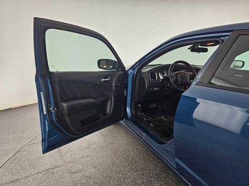 Used 2023 Dodge Charger SXT w/ Blacktop Package image 19